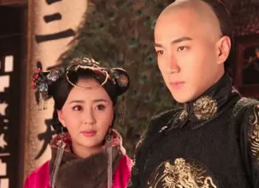 皇太极为什么会娶一个怀孕的寡妇做贵妃呢？