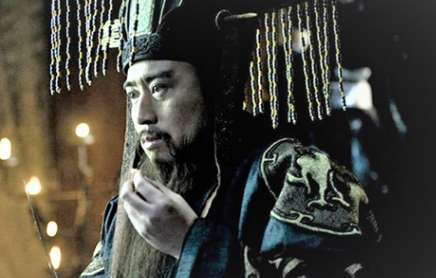 秦朝的龙袍为何是黑色的？后来如何变成明黄的呢？