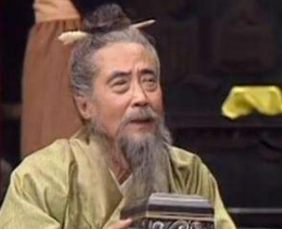 陶谦临终前要把徐州让给刘备是因为什么？他没有子嗣吗？