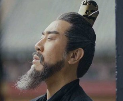 罗贯中为什么要将《三国演义》中的曹操，塑造成一个奸臣形象？