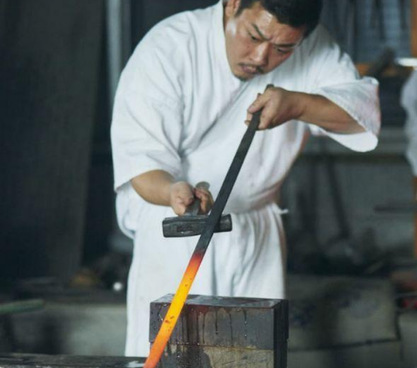 古人在铸造刀剑的时候 铸剑师为何要用活人献祭