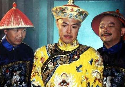 历史上纪晓岚的官职是什么 纪晓岚真的能与和珅平起平坐吗