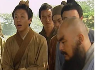 出家是迫不得已，鲁智深为何不脱下袈裟还俗？