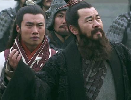 曹操能控制皇帝又坐拥北方 曹操为什么不自己做皇帝