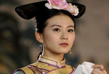 她是没有名分的侍妾，为何死后能与乾隆合葬？