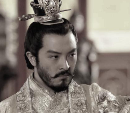 杨广既然不是杨坚的嫡长子 杨广是如何逆袭坐上皇位的