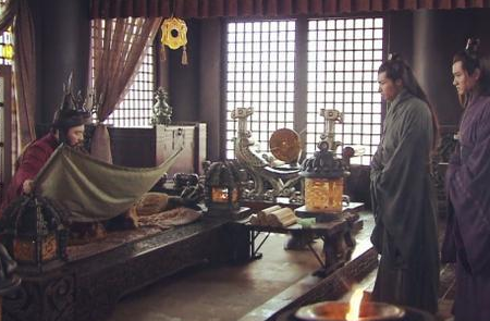 曹操父子三人和苏轼父子三子各有成就 两者谁的文采更高一些