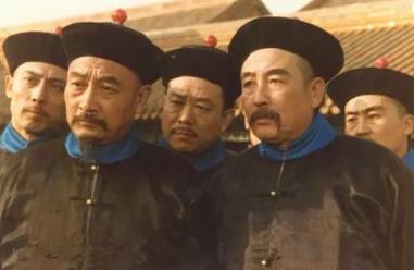 顾命八大臣中为什么只有肃顺被慈禧下令斩首？