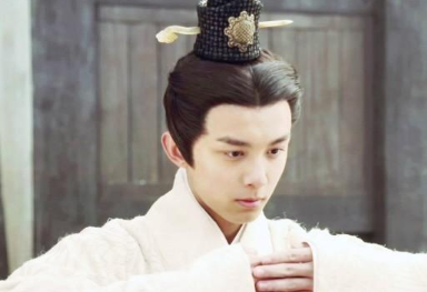 子婴向刘邦投降的根本原因是什么？