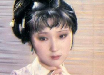 抄检大观园后贾府的中秋之夜是什么模样？气氛同往年不一样了