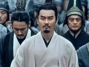 曹操临终前留下的武将中，被曹丕除掉的两位是谁？