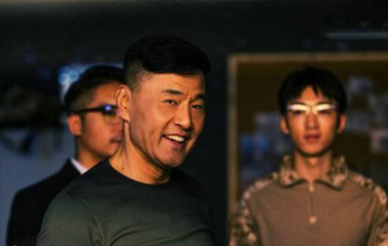《巨蛛》开启首映模式，完全不讲故事逻辑的内在合理性