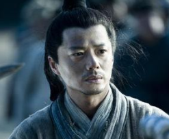 韩信为何选择帮刘邦，而不是自立为王三分天下？