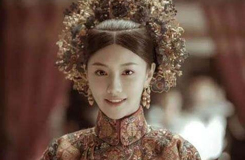 都是令妃生的公主，两个女儿地位为何不同？