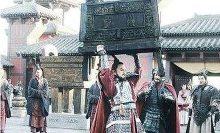 秦武王是极具锋芒的君王，哪几件大事体现了他的雄才大略？