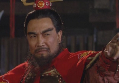 青年曹操当官时，他的表现如何呢？