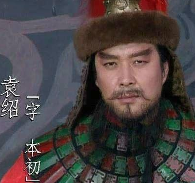 董卓能够策反吕布是因为赤兔马吗 其实吕布并不傻