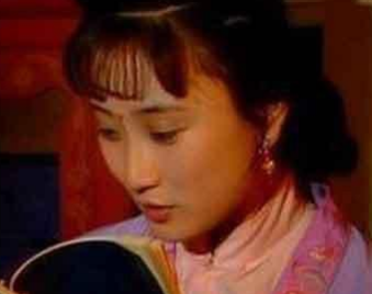 红楼梦中香菱也没戴红麝串，她为什么一直没有怀孕呢？