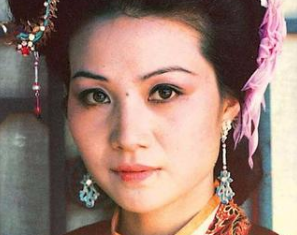 红楼梦中赵姨娘是什么出身？她为什么不被人喜欢？