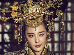 吕后一步步独揽朝政大权是如何做到的？用的什么手段？