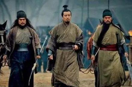 关羽雕像睁眼会有不好的事情发生吗 关羽的雕像为什么都是闭着眼睛多