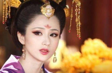 芈八子为什么能执掌秦国大权，而赵姬却做不到呢？