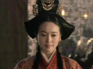 勾践攻破吴国后，为什么他的王后雅鱼自杀了？