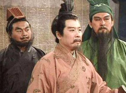 同样是功勋卓著的将领 刘备为什么不给关羽和赵云封侯