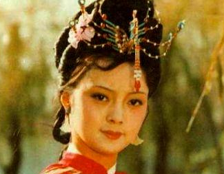 红楼梦中薛宝钗是个什么样的人?是个乖乖女？