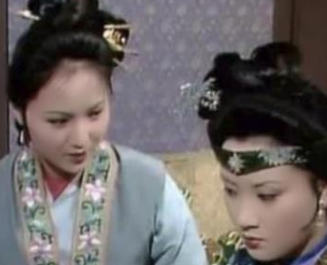 红楼梦中平儿是如何与王熙凤相处的？她们关系如何