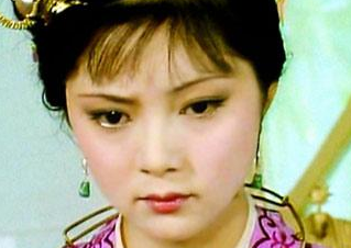 红楼梦中滴翠亭偷听的人是谁？薛宝钗为何说是林黛玉