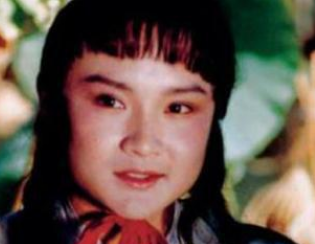 红楼梦中金钏被打时，贾宝玉是什么表现？