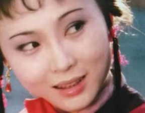 红楼梦中小红在贾府被抄之后是什么结局？