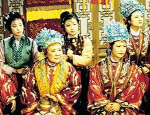 红楼梦中元春省亲时几次大哭是为何？有何暗喻