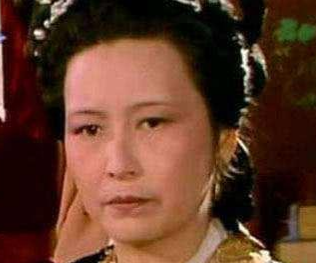 红楼梦中刘姥姥一进荣国府时，王夫人为何会呆在梨香院？