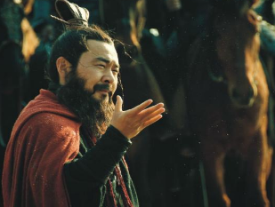 为解决军费开支，曹操做了什么？对后世产生哪些影响？