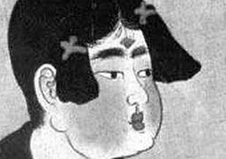 在唐朝时期女子是如何化妆的？有哪些步骤？