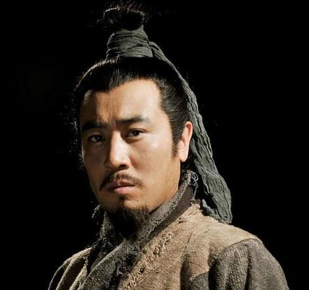 刘备打败仗去投奔其他诸侯 诸侯们为什么还对他礼遇有加