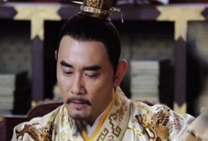 宇文家族为何会被自己的朝臣取代呢？