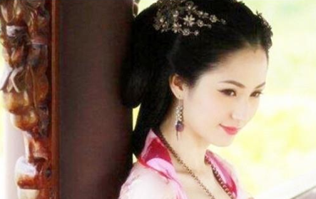 从压寨夫人到皇帝后妃，王满堂经历了什么？