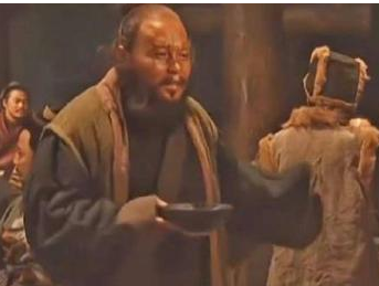 听闻李逵母亲被老虎吃掉，还在大笑的宋江真的是伪君子吗？