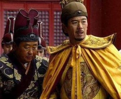 古代皇帝明明可以用漂亮的宫女服侍 皇帝最后为什么会选择用太监