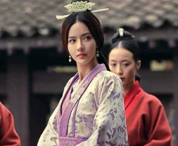 年轻时候的曹操是怎样的？曹操从小就喜欢抢别人老婆吗？