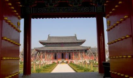 明朝前期的首都在哪里？其建筑风格对哪些宫殿有影响？