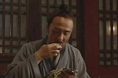 母亲过寿，清廉的海瑞上街买了二斤肉