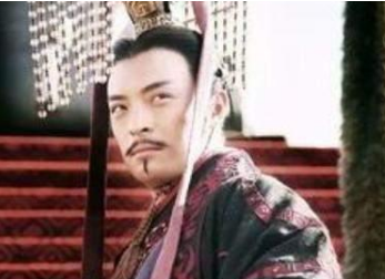 秦国第一位称王的君主是谁？有何作为？