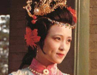 《红楼梦》中秦可卿为何生病期间一天要换四五遍衣服