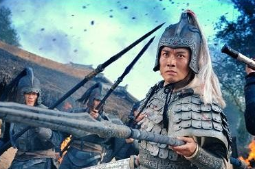 三国里唯一能打败吕布的两人，他们是谁呢？