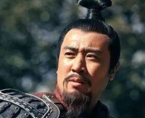 东吴的孙权和蜀汉的刘备，二人谁的军事能力更强？