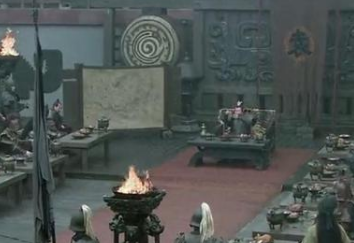 董卓和袁术做了什么，会导致自己引火自焚？